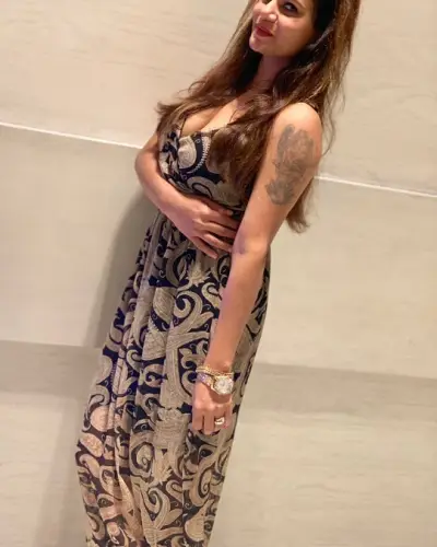 Sikandra Escort